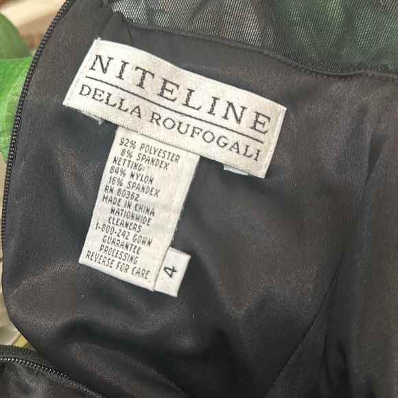 Black knit long formal gown, size 4. Peekaboo inserts, halter. - Picture 9 of 9